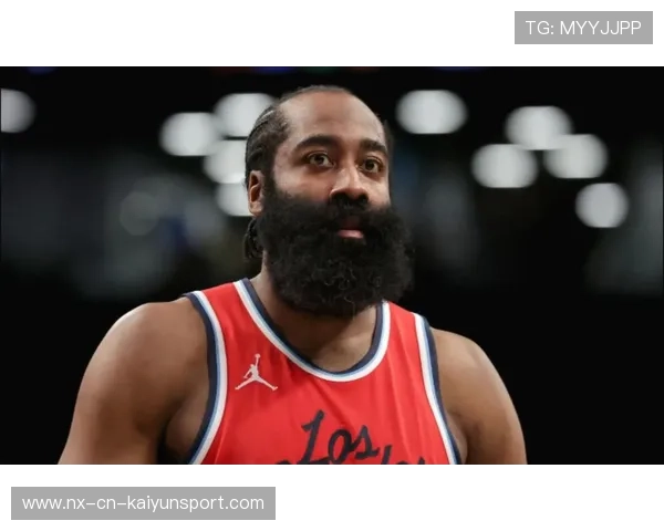 快船持续低迷，哈登拼尽全力，哈登晃倒的快船球员是谁